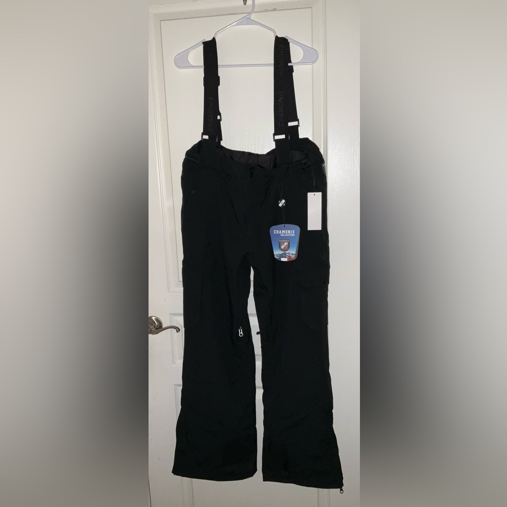 Chamonix Collection MAGNIEU Stretch Cargo Snow Pants with Adjustable Straps